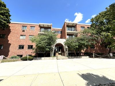 309 - 197 W Armitage Avenue, Condo with 2 bedrooms, 1 bathrooms and 1 parking in Elmhurst IL | Image 2