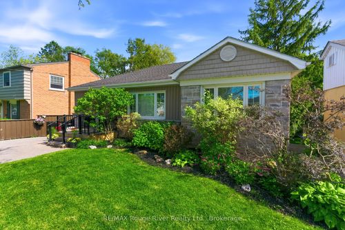 897 Parklane Ave, Oshawa, ON, L1G1N7 | Card Image