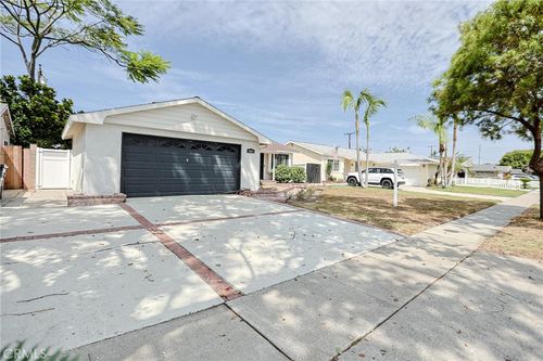 15611 Toway Ln, Huntington Beach, CA, 92647-2913 | Card Image