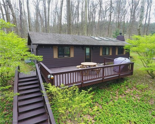 9316 Lakewood Dr Ne, Mineral City, OH, 44656-9301 | Card Image