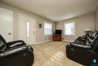 709 Linda Ave, House other with 2 bedrooms, 1 bathrooms and null parking in Sioux Falls SD | Image 2