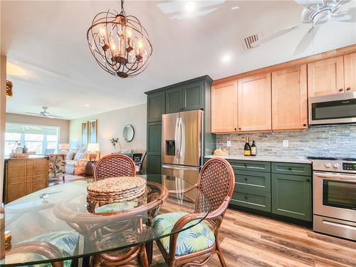 8m-2800 Indian River Blvd, Vero Beach, FL, 32960-7211 | Card Image