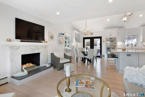 17 College St, Old Saybrook, CT, 06475-2524 | Card Image