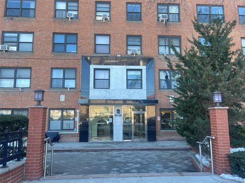 5z-duplex-9960 63rd Rd, Rego Park, NY, 11374-1921 | Card Image