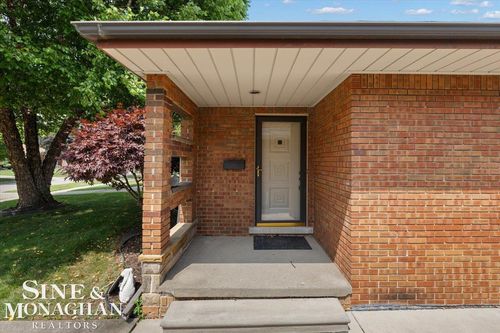 20283 Lennon St, Harper Woods, MI, 48225-1603 | Card Image