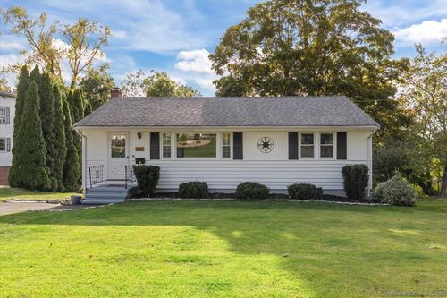 565 Pond Point Ave, Milford, CT, 06460-7534 | Card Image