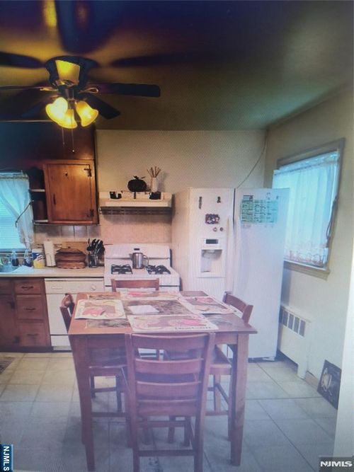 201 Hussa St, Linden, NJ, 07036-3021 | Card Image