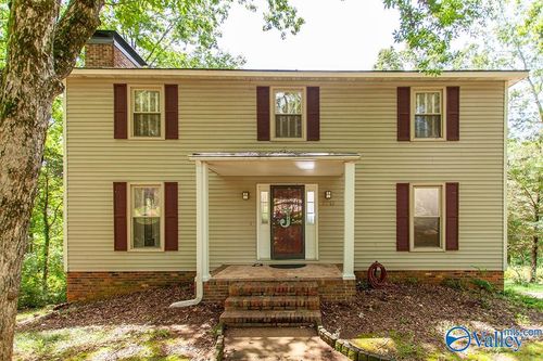2212 Toll Gate Rd Se, Huntsville, AL, 35801-1833 | Card Image