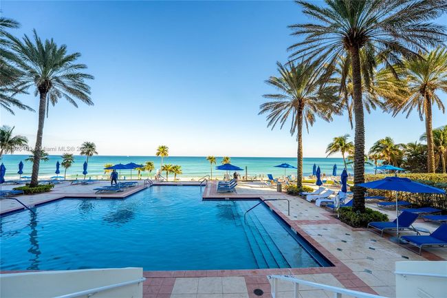 LPH07 - 19333 Collins Ave, Condo with 3 bedrooms, 3 bathrooms and null parking in Sunny Isles Beach FL | Image 33