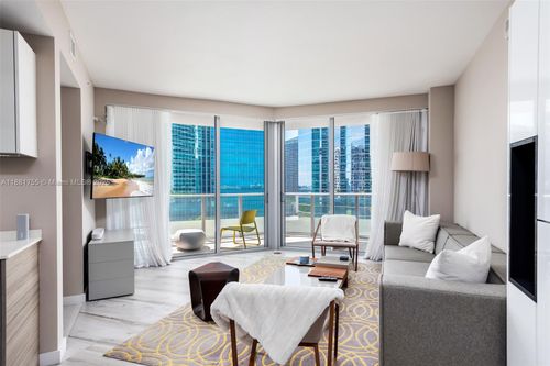 apt-1702-1300 Brickell Bay Dr, Miami, FL, 33131-3387 | Card Image