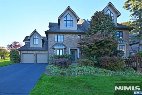 45 Whitney Hl, Park Ridge, NJ, 07656-2606 | Card Image