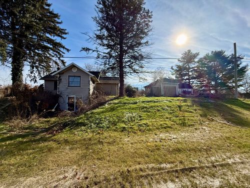 5320 W Us Highway 12, Buchanan, MI, 49107-9409 | Card Image