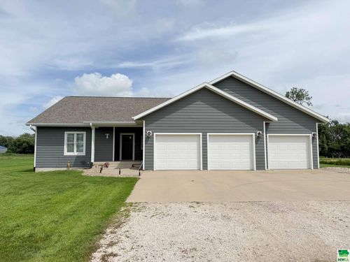 111 Arkansas Ave, Alton, IA, 51003-8614 | Card Image