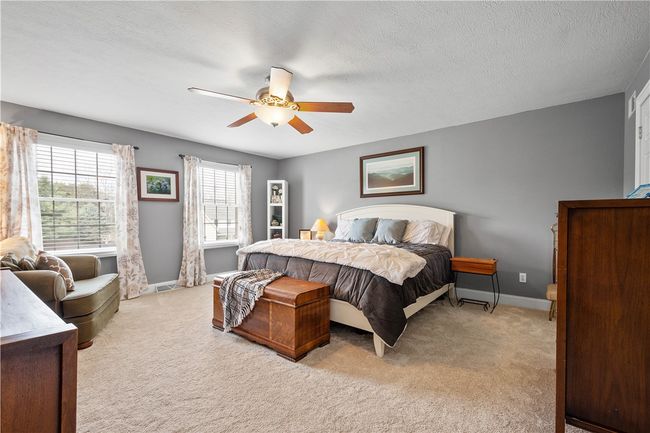2021 Sterling Dr, House other with 4 bedrooms, 4 bathrooms and 3 parking in Mc Donald PA | Image 20