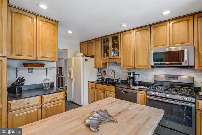 5901 Wivenhoe Ct, House other with 5 bedrooms, 3 bathrooms and null parking in ALEXANDRIA VA | Image 23