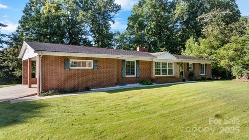 332 Fairlane Dr Ne, Lenoir, NC, 28645-3720 | Card Image