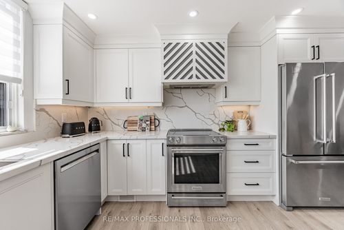 701-355 Rathburn Rd E, Mississauga, ON, L4Z1H4 | Card Image