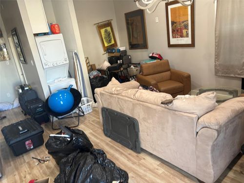 3021 Gray St, Houston, TX, 77004-1725 | Card Image