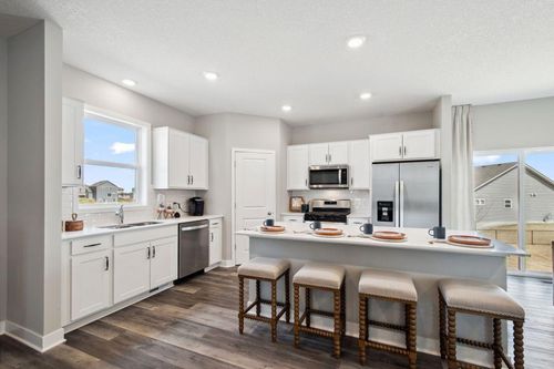 17053 Draper Way, Lakeville, MN, 55044-5701 | Card Image