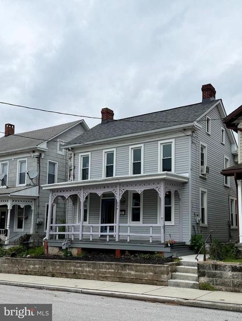 246 Locust St, HANOVER, PA, 17331-2616 | Card Image