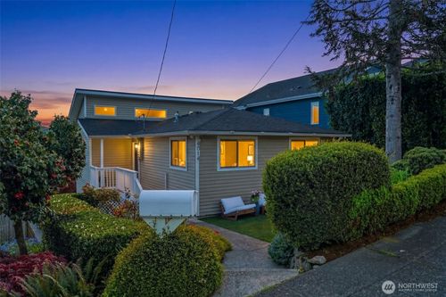 4014 32nd Avenue Sw, Seattle, WA, 98126 | Card Image