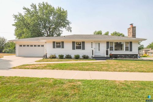 2309 W Oak St Street, Sioux Falls, SD, 57105 | Card Image