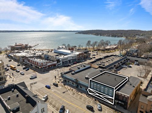 226 Broad St, Lake Geneva, WI, 53147 | Card Image