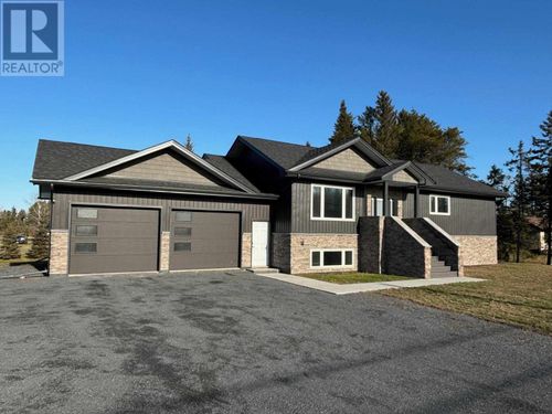 1825 Rosslyn Rd, Thunder Bay, ON, P7K1J2 | Card Image