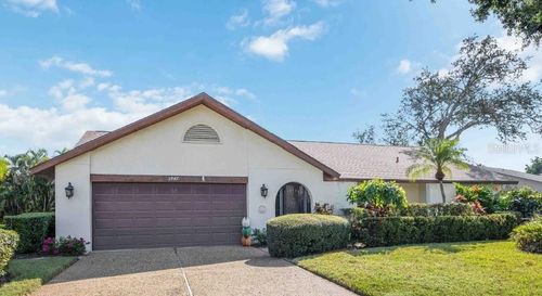 3947 Country View Dr, SARASOTA, FL, 34233-4131 | Card Image