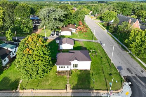 219 N Main St, Greenwood, WI, 54437-9417 | Card Image