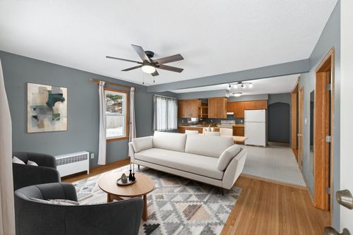 1848 Highway 96 E, White Bear Lake, MN, 55110-3655 | Card Image