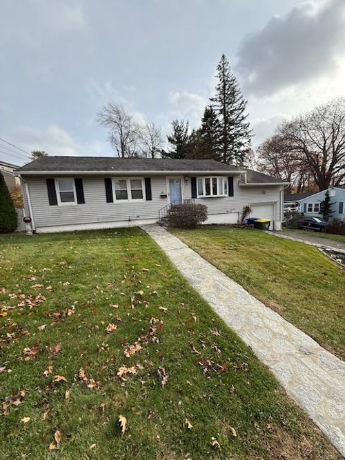 15 Tree Hill Rd, Waterbury, CT, 06708-3430 | Card Image