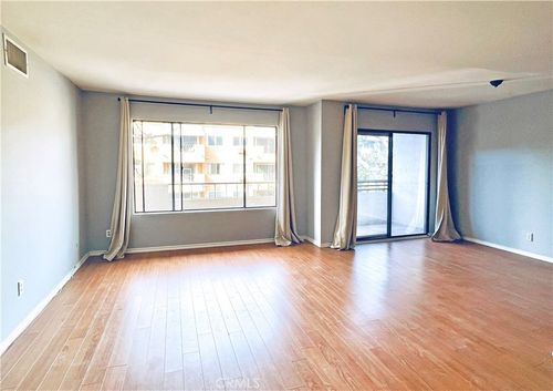 202-700 Westmount Dr, West Hollywood, CA, 90069-5133 | Card Image