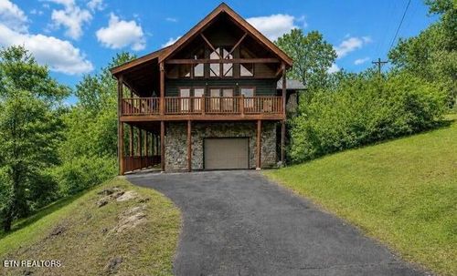 403 Happy Hollow Ln, Sevierville, TN, 37876-2009 | Card Image