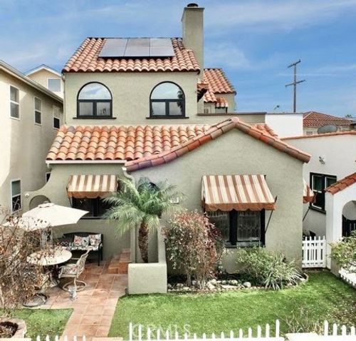 50 Pomona Ave, Long Beach, CA, 90803-3425 | Card Image