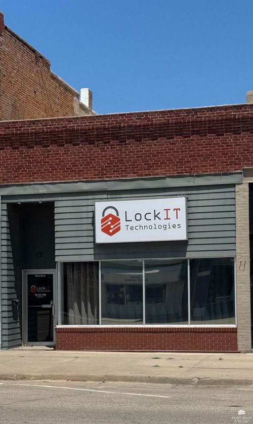 113 E 6th St, Concordia, KS, 66901-2902 | Card Image