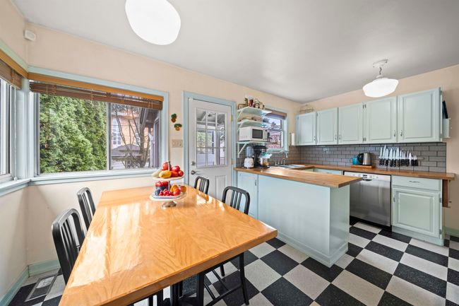 3114 Graveley St, House other with 4 bedrooms, 2 bathrooms and 1 parking in Vancouver BC | Image 13