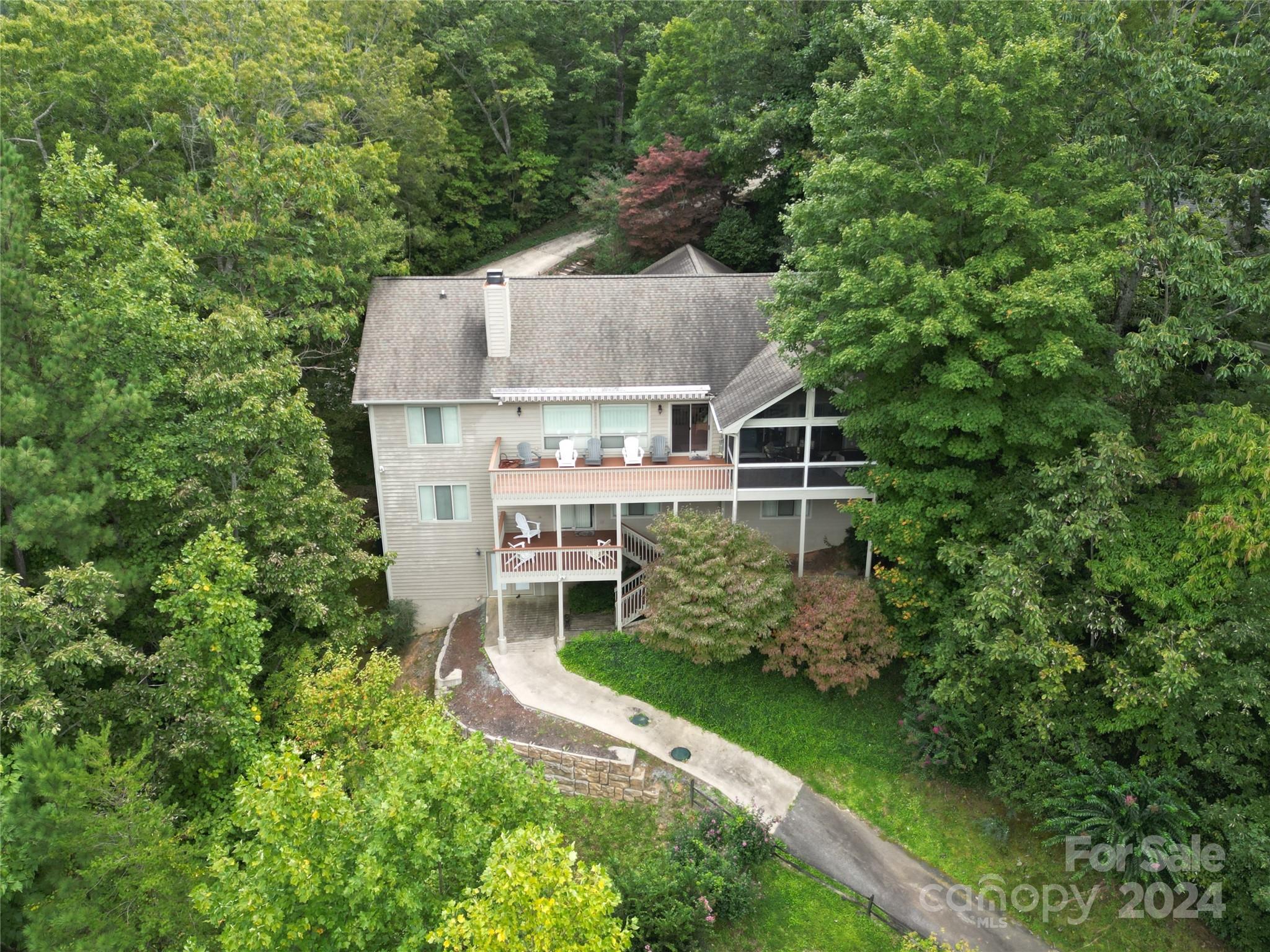 Hillview Dr, Lake Lure, NC 28746
