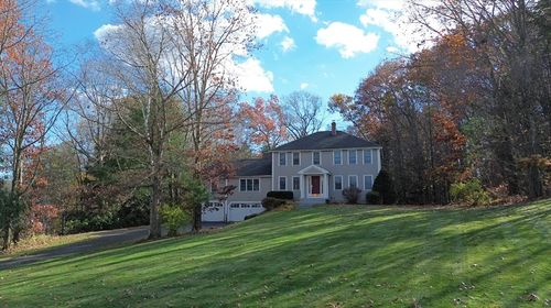3 Jason Dr, Londonderry, NH, 03053-3182 | Card Image