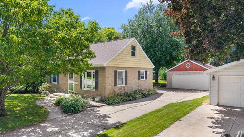 519 S Telulah Avenue, APPLETON, WI, 54915-3426 | Card Image