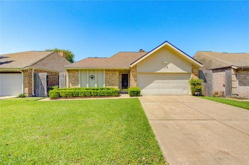 11806 Brook Meadows Ln, Meadows Place, TX, 77477-1735 | Card Image