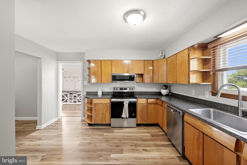 Residential in INWOOD 4