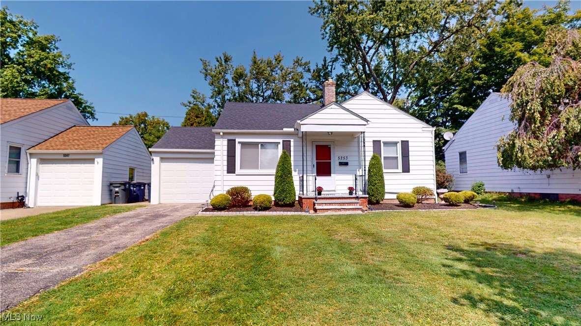 Bridgewater Rd, Lyndhurst, OH 44124