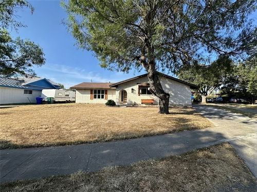 4726 Champions Dr, Corpus Christi, TX, 78413-3134 | Card Image