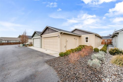 438 S Kansas Loop, East Wenatchee, WA, 98802 | Card Image