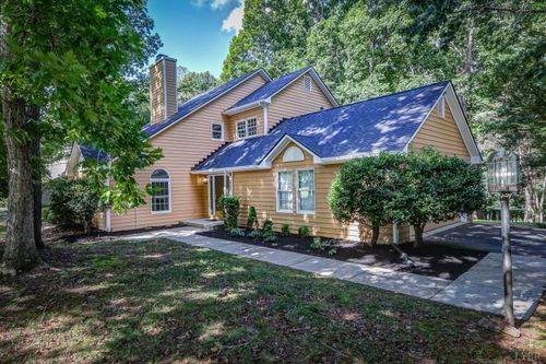 1016 Running Cedar Cir, Forest, VA, 24551-1954 | Card Image