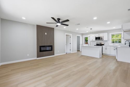 1721 Jocyle St, Arlington, TX, 76010-7540 | Card Image