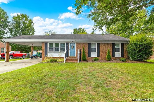 1103 E 7th St, Roanoke Rapids, NC, 27870-2239 | Card Image