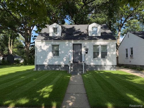 19492 Biltmore St, Detroit, MI, 48235-2445 | Card Image