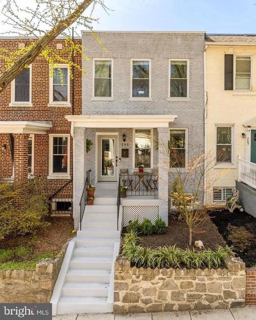 209 Cromwell Ter Ne, WASHINGTON, DC, 20002-1029 | Card Image
